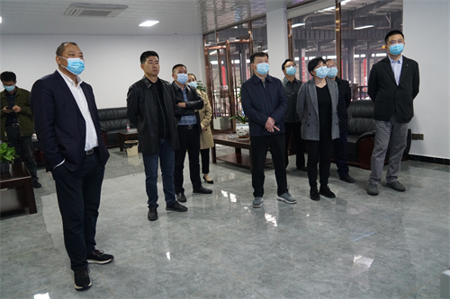 2021-11-20省發(fā)改委來(lái)張家界萬(wàn)眾實(shí)業(yè)集團有限公司調研工作(省辦公室主任夏文斌、市發(fā)改委黨組書(shū)記龍維務(wù)）